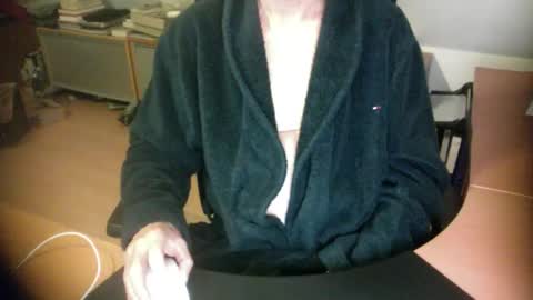 Snapshot of amor2200 chatting on March 14, 2026, 11:21 pm Amor2200 online show from March 14, 2026, 11:21 pm