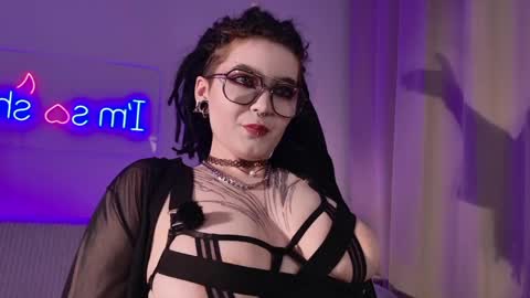 Snapshot of amorefae chatting on May 19, 2026, 1:00 am amore online show from May 19, 2026, 1:00 am