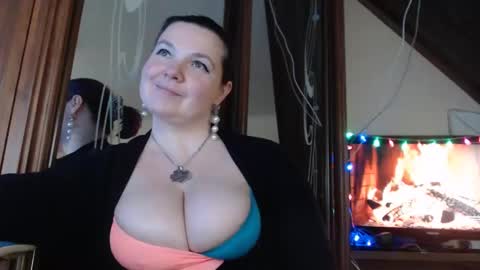 amorelara online show from December 14, 2024, 10:56 am