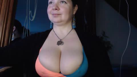 amorelara online show from January 23, 2025, 4:37 pm