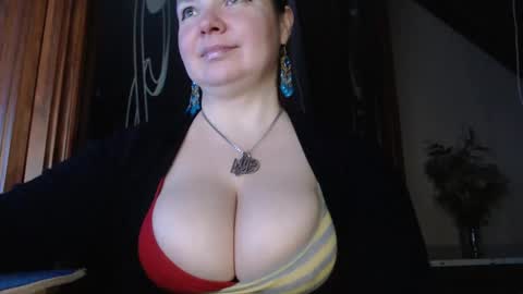 amorelara online show from February 15, 2025, 5:30 am