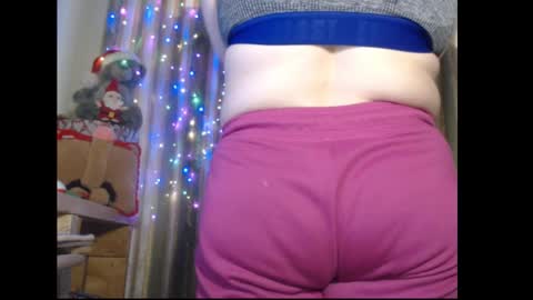 amorelara online show from December 1, 2025, 11:37 am