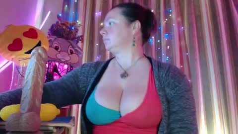 amorelara online show from April 27, 2026, 7:50 am