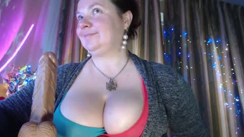 amorelara online show from June 23, 2026, 2:04 pm