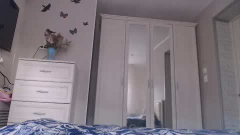 miss unforgettable online show from November 17, 2025, 7:25 am