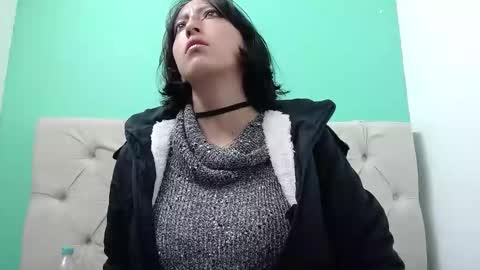 amoremerchmar online show from June 8, 2026, 3:29 am