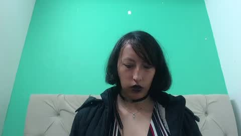 amoremerchmar online show from June 29, 2026, 3:35 am