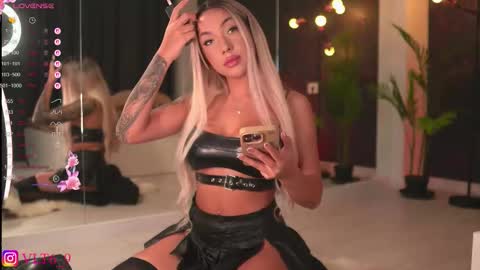 Snapshot of amunajaxson chatting on September 22, 2025, 10:45 pm    -------------   online show from September 22, 2025, 10:45 pm