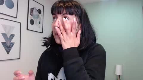 Amy 3 online show from October 15, 2025, 4:34 am