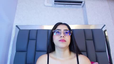 Snapshot of amy__wats0n chatting on May 1, 2026, 7:07 pm amy__wats0n online show from May 1, 2026, 7:07 pm