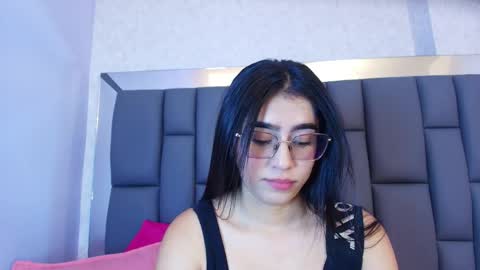 Snapshot of amy__wats0n chatting on May 4, 2026, 7:10 pm amy__wats0n online show from May 4, 2026, 7:10 pm