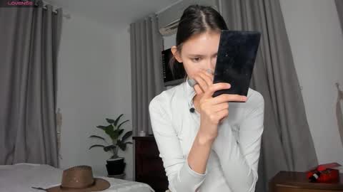 Amy online show from December 2, 2025, 11:11 pm