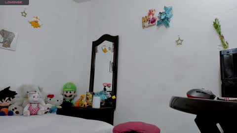 Snapshot of amy_jones07 chatting on September 29, 2025, 7:08 pm Amy online show from September 29, 2025, 7:08 pm