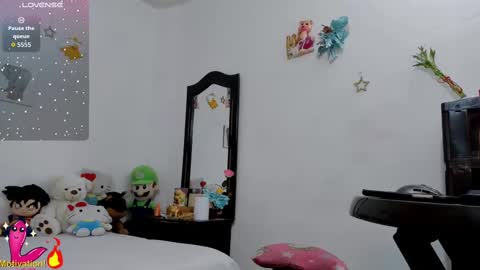 Snapshot of amy_jones07 chatting on October 18, 2025, 7:03 pm Amy online show from October 18, 2025, 7:03 pm