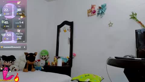 Snapshot of amy_jones07 chatting on October 27, 2025, 8:13 pm Amy online show from October 27, 2025, 8:13 pm