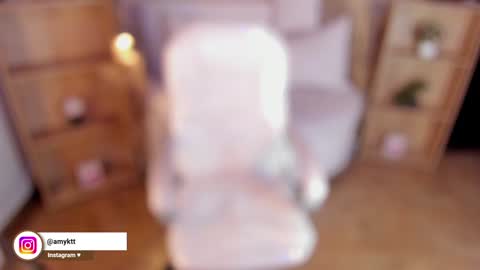 Snapshot of amy_kiitty chatting on December 17, 2024, 11:27 pm online show from December 17, 2024, 11:27 pm