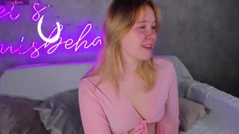 Snapshot of amy_kimberlly chatting on September 22, 2025, 12:01 am Amy online show from September 22, 2025, 12:01 am