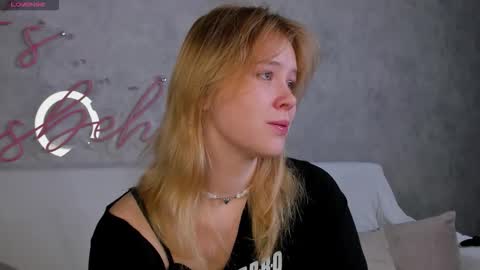 Snapshot of amy_kimberlly chatting on September 24, 2025, 12:14 am Amy online show from September 24, 2025, 12:14 am