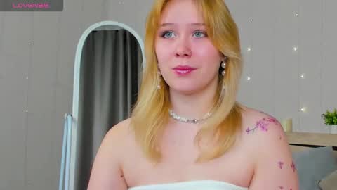 Snapshot of amy_kimberlly chatting on September 29, 2025, 5:23 am Amy online show from September 29, 2025, 5:23 am