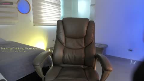 Snapshot of amy_queen7 chatting on September 22, 2025, 12:18 pm  Help me reach 150 likes online show from September 22, 2025, 12:18 pm