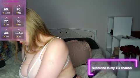 amy_skyy online show from September 14, 2025, 5:01 pm