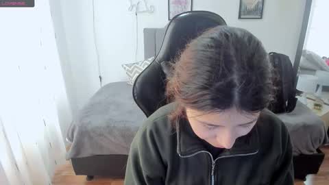 Amy sophia 3 online show from October 1, 2025, 12:22 pm