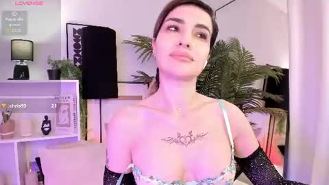 Snapshot of amy_sparkle chatting on August 4, 2026, 8:55 pm Miriam online show from August 4, 2026, 8:55 pm