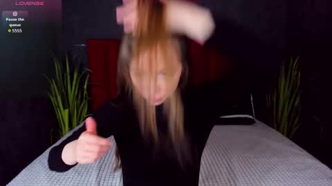 Snapshot of amy_vayne chatting on November 2, 2025, 5:04 pm Amy online show from November 2, 2025, 5:04 pm