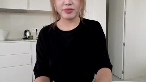 girl next door named Amy online show from May 2, 2026, 3:50 pm