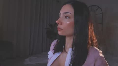 Amy Armstrong online show from September 9, 2025, 11:26 pm