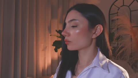 Amy Armstrong online show from October 3, 2025, 1:35 am