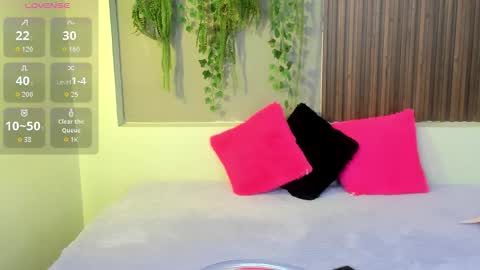 My name is AMY... Nice to meet you  thumb up me please its important online show from October 12, 2025, 4:06 pm