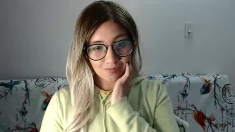amycosplay99 online show from January 3, 2025, 7:06 am