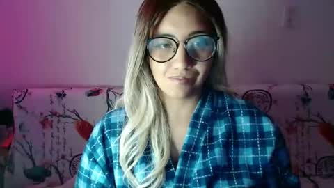 amycosplay99 online show from January 6, 2025, 12:46 pm