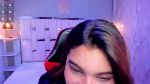 Snapshot of amyevan_ chatting on September 25, 2025, 8:45 pm amyevan_ online show from September 25, 2025, 8:45 pm