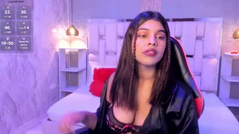 Snapshot of amyevan_ chatting on October 2, 2025, 9:33 pm amyevan_ online show from October 2, 2025, 9:33 pm