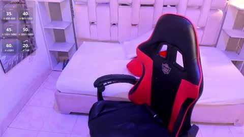 Snapshot of amyevan_ chatting on October 11, 2025, 10:19 pm amyevan_ online show from October 11, 2025, 10:19 pm