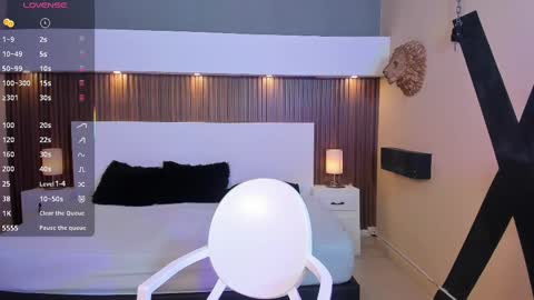 amyjohnsonn online show from September 29, 2025, 12:43 pm