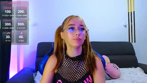 amykentt online show from September 15, 2025, 2:50 pm