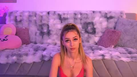 amykentt online show from May 4, 2026, 3:52 pm
