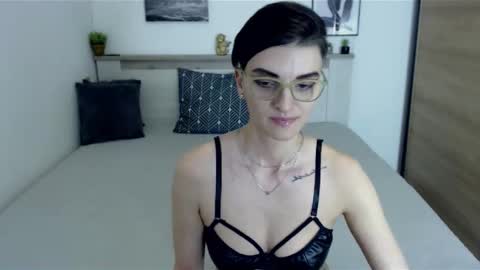 Hi there guys  My pleasure in your hands  pvt is open online show from January 6, 2025, 5:16 pm