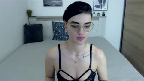 Hi there guys  My pleasure in your hands  pvt is open online show from January 7, 2025, 12:41 pm