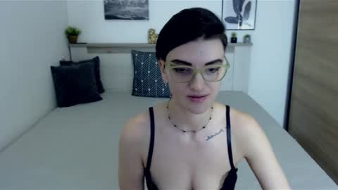 Hi there guys  My pleasure in your hands  pvt is open online show from January 22, 2025, 1:11 pm