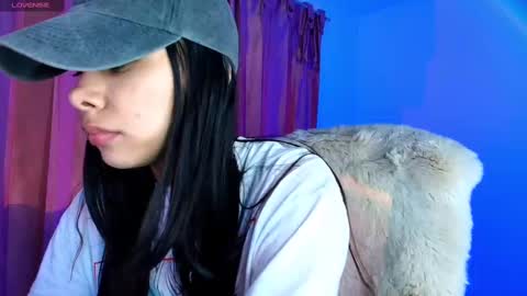 Snapshot of amyolimpo chatting on September 23, 2025, 11:08 pm Amy ... Nice to meet u   thumb up me please its important online show from September 23, 2025, 11:08 pm