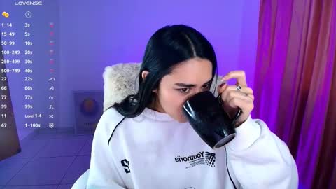 Snapshot of amyolimpo chatting on October 4, 2025, 3:48 am Amy ... Nice to meet u   thumb up me please its important online show from October 4, 2025, 3:48 am