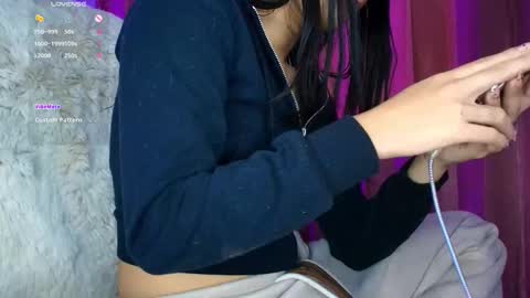 Snapshot of amyolimpo chatting on October 5, 2025, 6:12 am Amy ... Nice to meet u   thumb up me please its important online show from October 5, 2025, 6:12 am