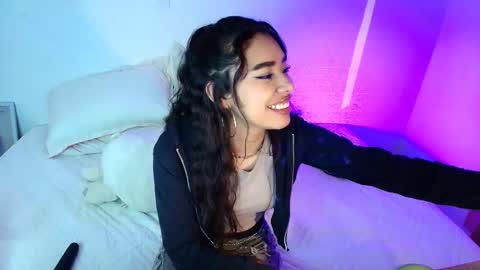 Snapshot of amyolimpo chatting on April 30, 2026, 3:24 am Amy ... Nice to meet u thumb up me please its important online show from April 30, 2026, 3:24 am