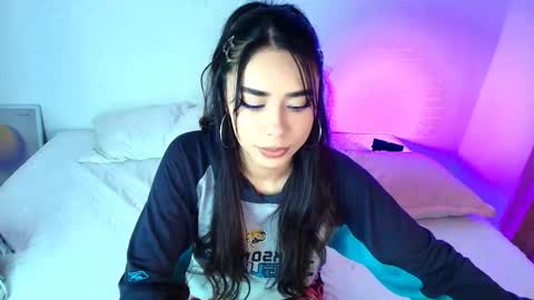 Snapshot of amyolimpo chatting on May 5, 2026, 9:23 pm Amy ... Nice to meet u thumb up me please its important online show from May 5, 2026, 9:23 pm