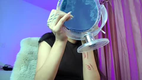 Snapshot of amyolimpo chatting on May 22, 2026, 10:59 pm Amy ... Nice to meet u thumb up me please its important online show from May 22, 2026, 10:59 pm