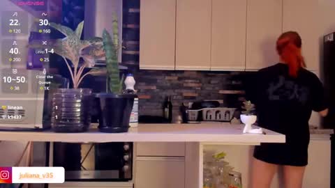 Snapshot of amypond__ chatting on December 6, 2024, 9:24 pm Amy online show from December 6, 2024, 9:24 pm